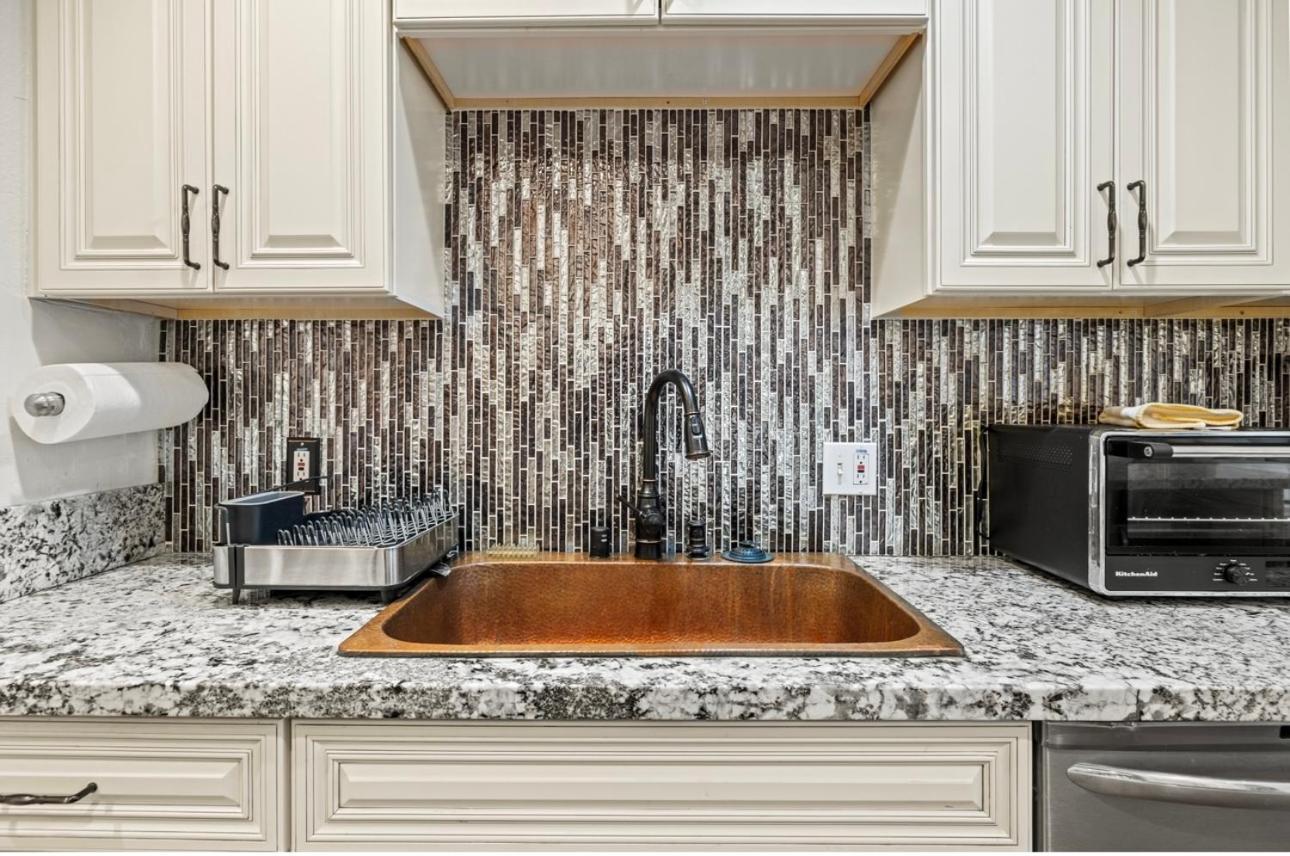 Appartement Elegant Hollywood Retreat - Spacious 2br 2ba With Resort-style Amenities