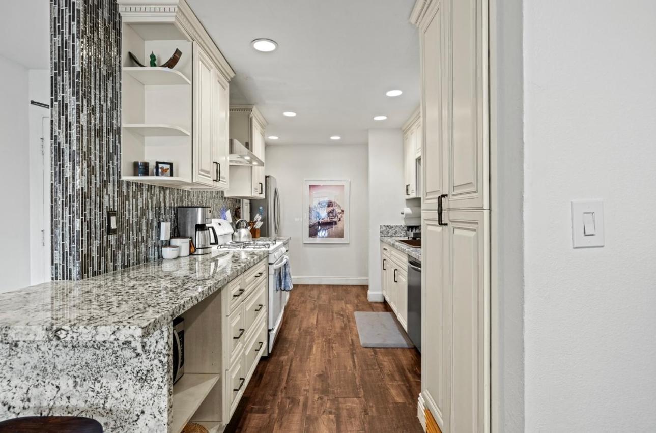 Elegant Hollywood Retreat - Spacious 2br 2ba With Resort-style Amenities Appartement