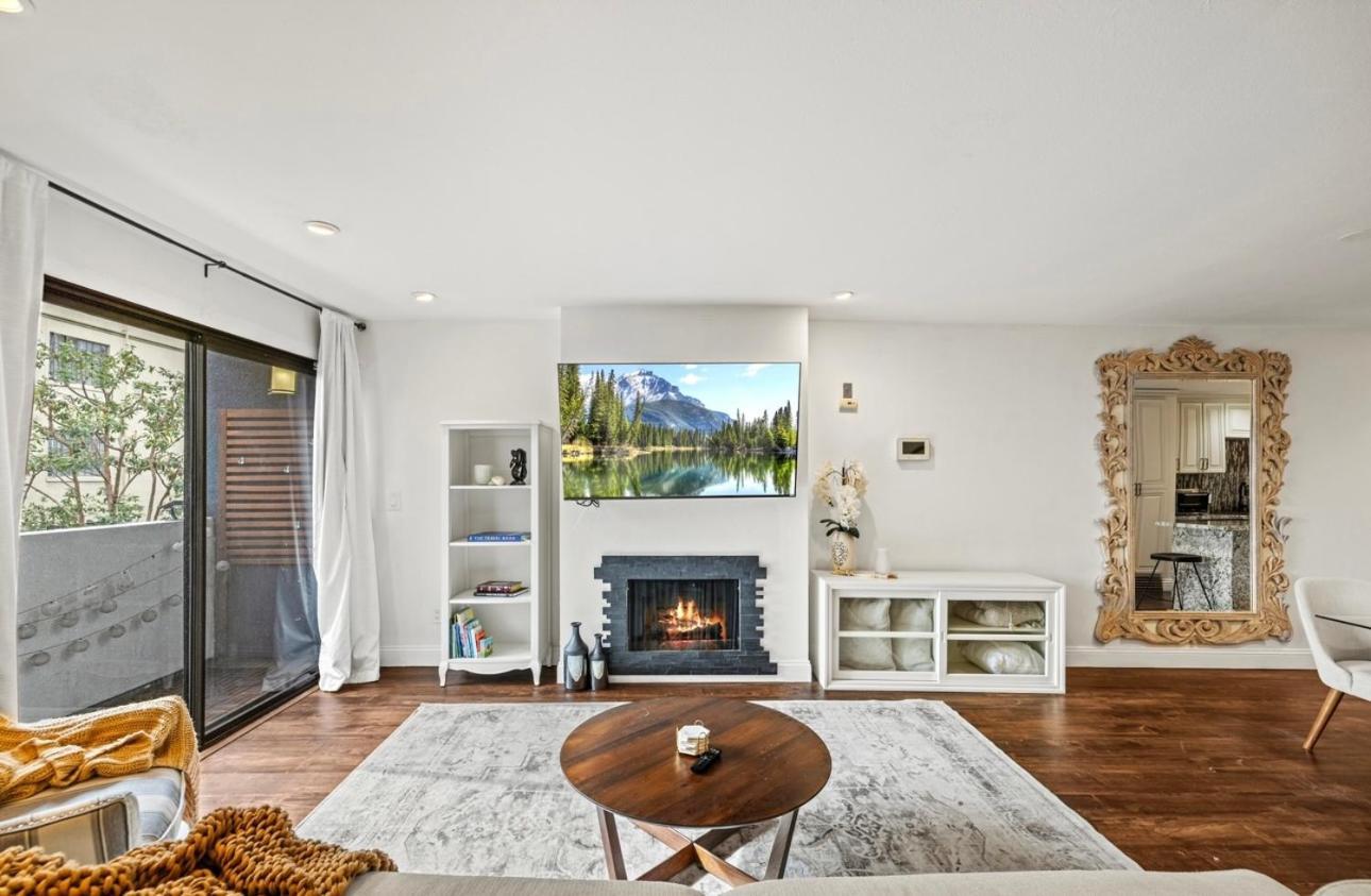 Elegant Hollywood Retreat - Spacious 2br 2ba With Resort-style Amenities Appartement *